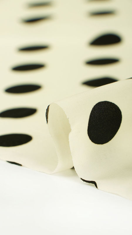 کرپ نخ خالدار شیری