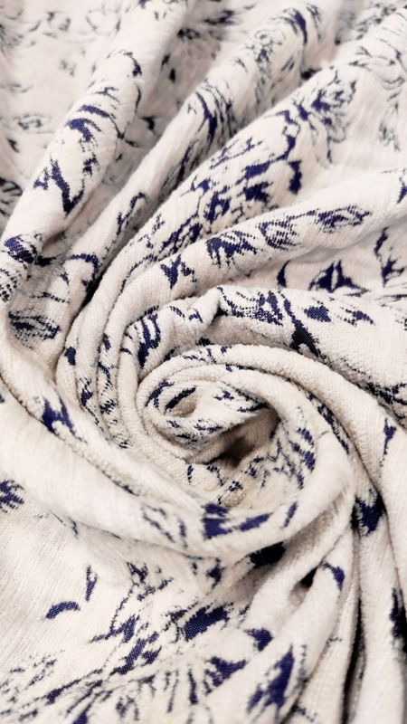 ژاکارد شانل طرح گل رز 040722 کرم سرمه ای رنگ