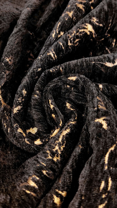 ژاکارد شانل طرح گل رز 040722 مشکی طلایی رنگ