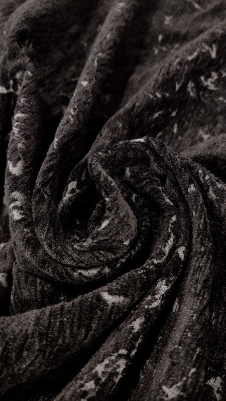 ژاکارد شانل طرح گل رز 040722 مشکی طوسی رنگ