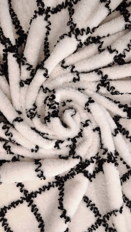 زمستانی خز روبان دوزی چهارخانه 040625 شیری رنگ