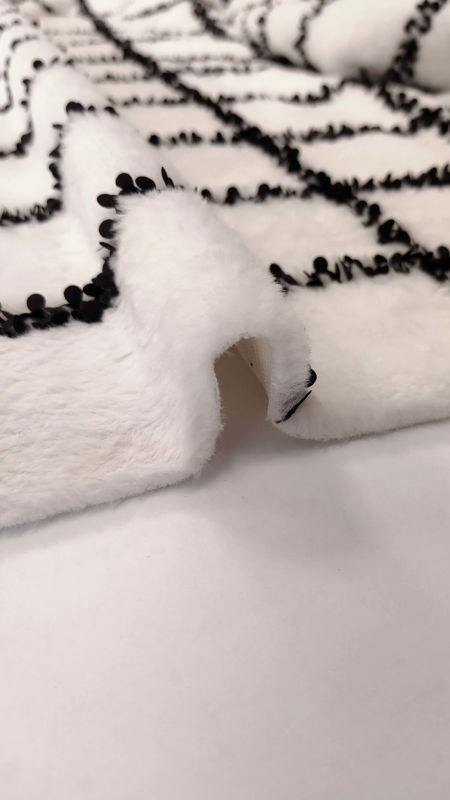 زمستانی خز روبان دوزی چهارخانه 040625 شیری رنگ