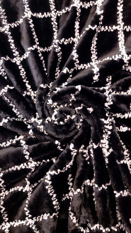 زمستانی خز روبان دوزی چهارخانه 040625 مشکی رنگ