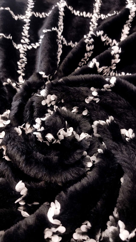 زمستانی خز روبان دوزی چهارخانه 040625 مشکی رنگ